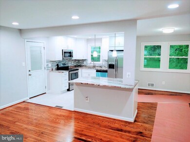 7802 Ashdale Rd, Capitol Heights, MD 20743 - photo 2