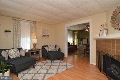 1516 N 14th St, Reading, PA 19604 - photo 5