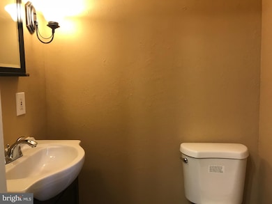 1311 Upcot Ct, Capitol Heights, MD 20743 - photo 7