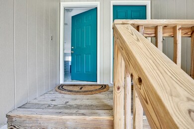 208KingsLandingCourt-03