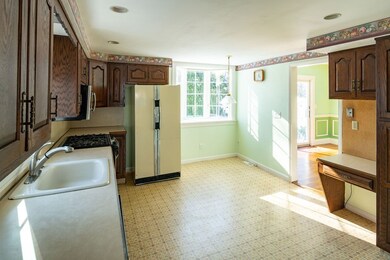 21 Crafts St, Waltham, MA 02453 - photo 7