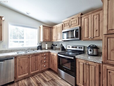 21979 Chalet Ct NE, Aurora, OR 97002 - photo 4