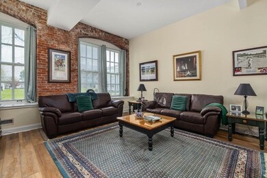53 Warren St unit 105, Newburyport, MA 01950 - photo 6
