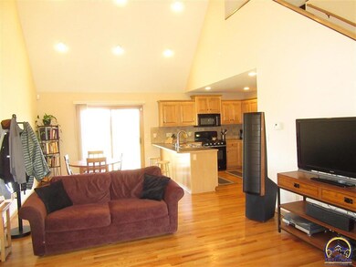 1836 E 900th Rd, Lawrence, KS 66049 - photo 4