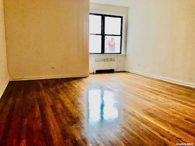 Elmhurst Gardens unit 4F, Elmhurst, NY 11373 - photo 4