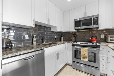 487 Grantham F unit 487, Deerfield Beach, FL 33442 - photo 4