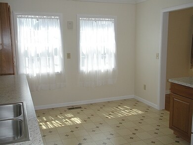 KITCHEN EATING AREA