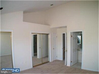 124 Columbus Dr, Franklin Park, NJ 08823 - photo 4