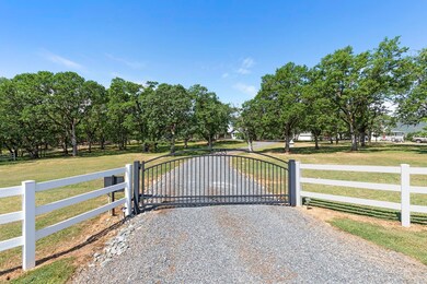 8633 John Day Dr, Gold Hill, OR 97525 - photo 2