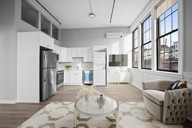 22 Waverly St, Worcester, MA 01604 - photo 3