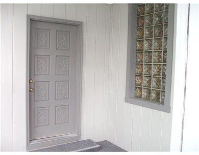 Entry/Foyer.
