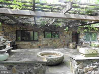 238 Sycamore Ln, Phoenixville, PA 19460 - photo 4