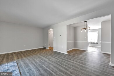 911 E Oak St, Palmyra, PA 17078 - photo 5