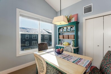 007-Dining_Room-2443640-large
