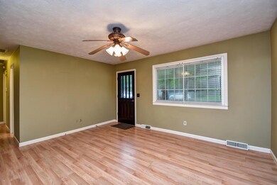 1119 W Morningside St-9
