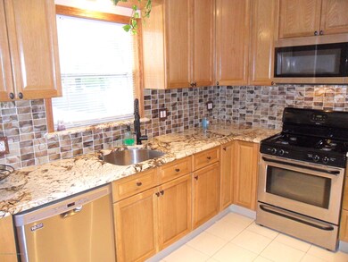 133 Blackford Ave, Staten Island, NY 10302 - photo 6