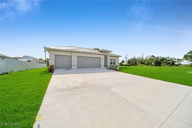 View of front of home featuring a front yard and a