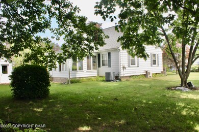201 Huston Ave, Stroudsburg, PA 18360 - photo 4