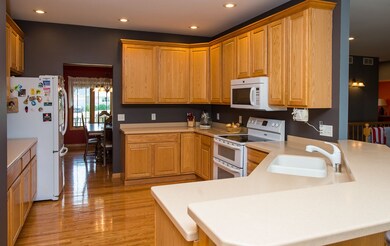 W2934 Sand Crane Dr, Belleville, WI 53508 - photo 4