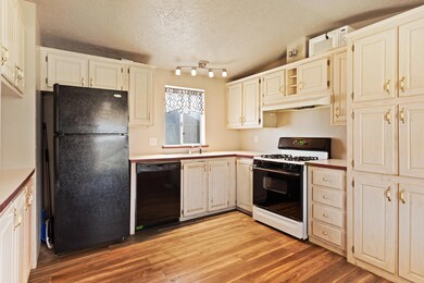 007. Kitchen View 1