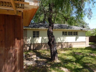 607 W 4th St, Weslaco, TX 78596 - photo 4