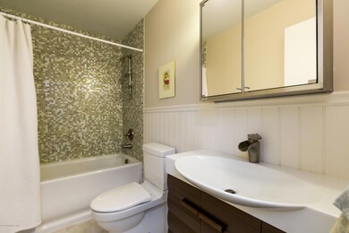 21_Bathroom-2