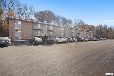 2315 W Cannes Dr unit A, Peoria, IL 61615 - photo 4