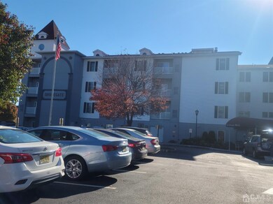 Shore Gate Village Grand Condominium unit 102, South Amboy, NJ 08879 - photo 4
