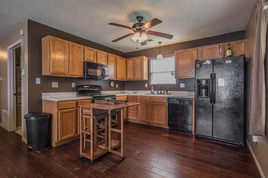 206 Mohawk Ave Columbia MO-small-008-14-