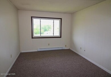 203 Joy Glen unit 201, Sciota, PA 18354 - photo 7