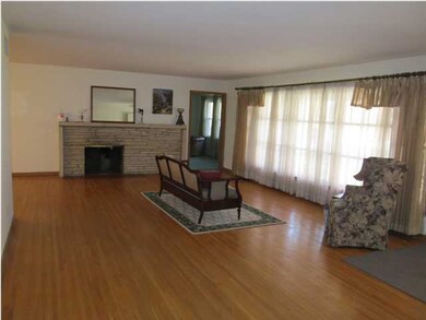 MASSIVE LIVING ROOM W/FIREPLACE