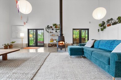 115 E Hill Rd, Richmond, VT 05477 - photo 2