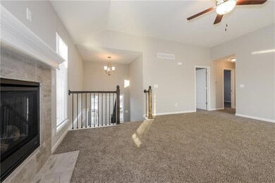 207 N Franklin St, Raymore, MO 64083 - photo 4