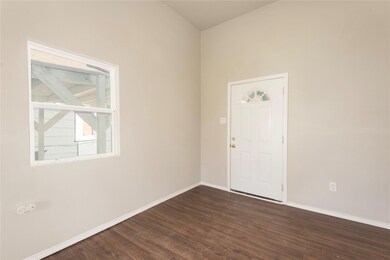 513 W Hull St, Denison, TX 75020 - photo 2