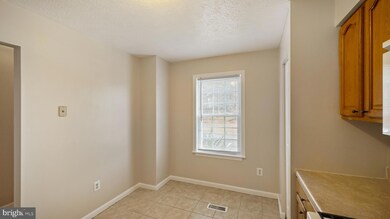 15607 Ambiance Dr, North Potomac, MD 20878 - photo 4