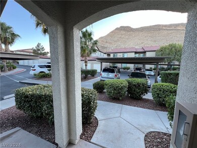 1st Floor Condo with Amazing Mountain Views