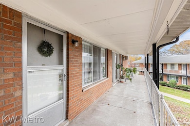 2121 Clawson Ave unit 207, Royal Oak, MI 48073 - photo 3