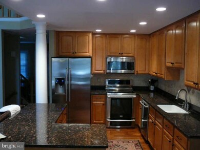 111 Connemara Dr, Sterling, VA 20164 - photo 7