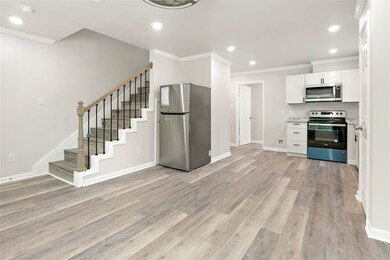 28402 Champion Oaks Dr unit 2, Magnolia, TX 77354 - photo 4