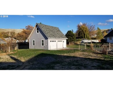 570 N Gale St, Heppner, OR 97836 - photo 5