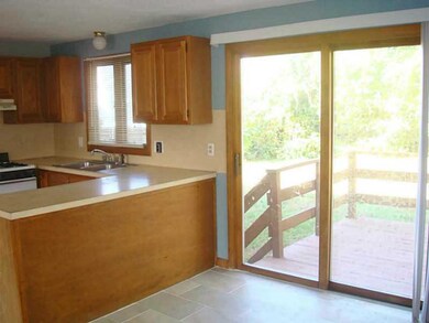 31 Pavilion Ct, Cranston, RI 02920 - photo 4