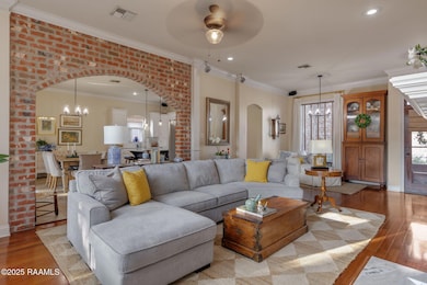 7-web-or-mls-305 Kaiser Dr-7