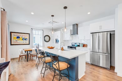 467 Tailoff Ln, Sacramento, CA 95818 - photo 2