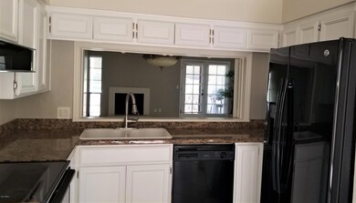 06 Kitchen Family Room