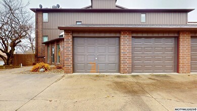 630 Briarstone Dr unit 205, Mason City, IA 50401 - photo 4