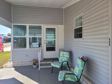 6233 Forest Lake Dr unit 334, Zephyrhills, FL 33540 - photo 3