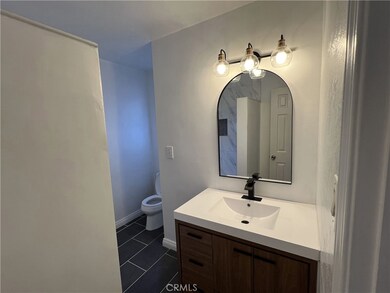 40 Paradise Valley N unit 111, Carson, CA 90745 - photo 4