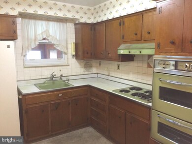 4412 Chandler Dr, Brookhaven, PA 19015 - photo 7