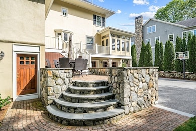 21 Sheffield W, Winchester, MA 01890 - photo 4