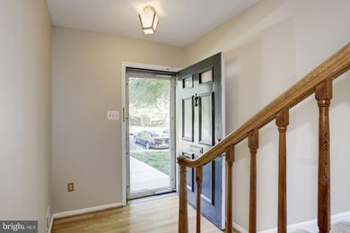 5841 Rexford Dr unit 719, Springfield, VA 22152 - photo 2